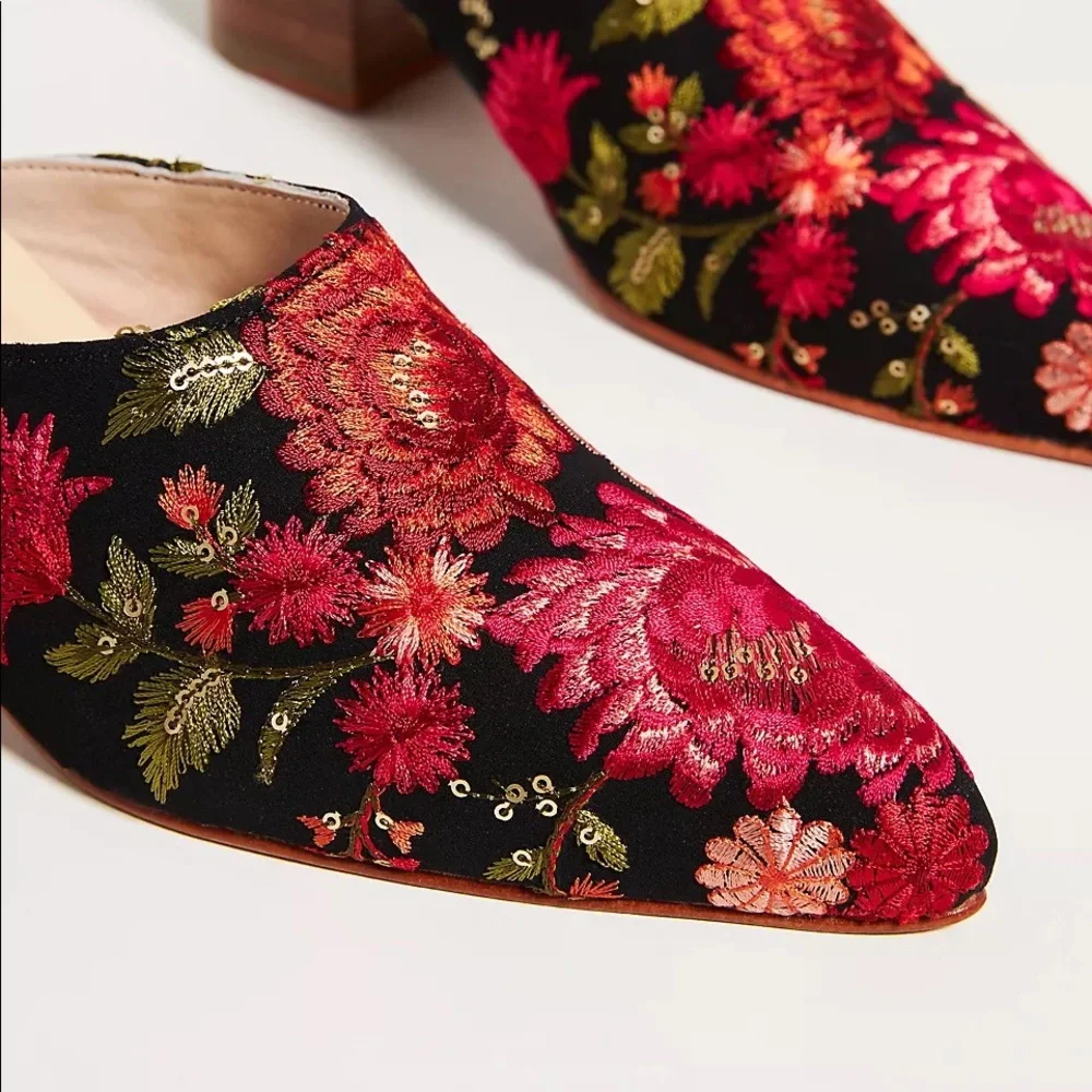 NEW Anthropologie Momo Design Tapestry Embroidered Heeled Mules 39 Z503-18 - Picture 2 of 5